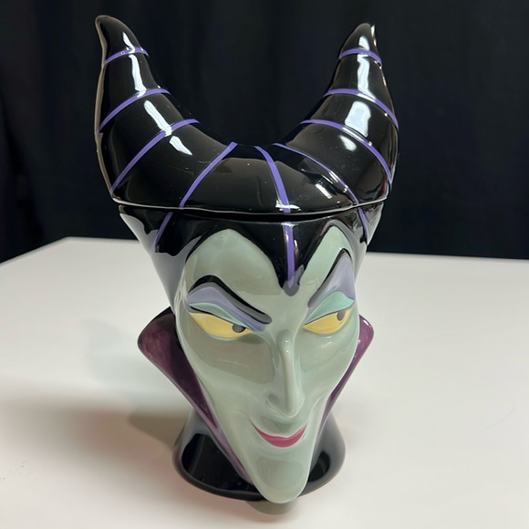 Disney Maleficent lidded mug - Picture 3 of 16
